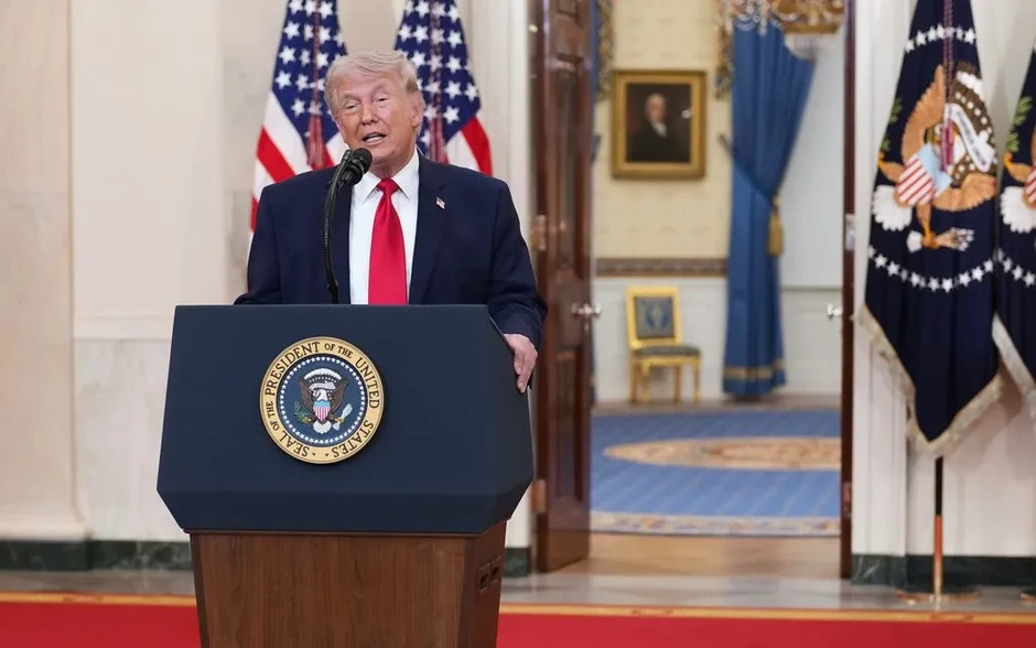 Tổng thống Trump: Iran sẽ bị giáng đòn "cực mạnh" trong vài tuần tới Tổng thống Trump: Iran sẽ bị giáng đòn "cực mạnh" trong vài tuần tới