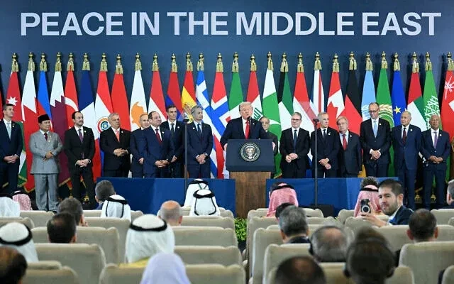 Tổng thống Trump kêu gọi các nước Arab và Hồi giáo bình thường hóa quan hệ với Israel Tổng thống Trump kêu gọi các nước Arab và Hồi giáo bình thường hóa quan hệ với Israel