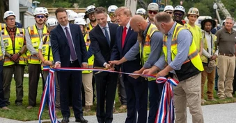 Tổng thống Trump khánh thành bãi đáp trực thăng mới của Nhà Trắng
