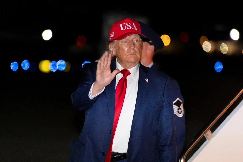 Tổng thống Trump khoe 25 thành tựu trước thềm bầu cử Mỹ Tổng thống Trump khoe 25 thành tựu trước thềm bầu cử Mỹ