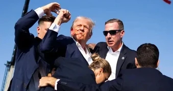 Tổng thống Trump không thích mặc áo chống đạn