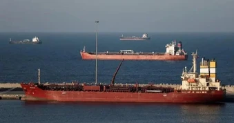 Tổng thống Trump: Mỹ sẽ sớm hộ tống tàu qua Hormuz