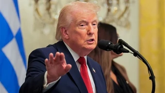 Tổng thống Trump muốn xem xét lại quan hệ với NATO