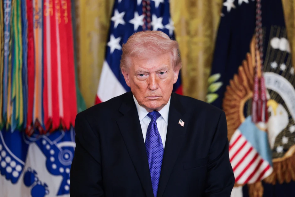 Tổng thống Trump nêu 2 lựa chọn với Iran sau trận không kích Israel Tổng thống Trump nêu 2 lựa chọn với Iran sau trận không kích Israel