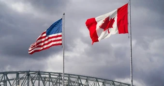 Tổng thống Trump nêu lý do tạm hoãn áp thuế 50% với hàng hóa Canada