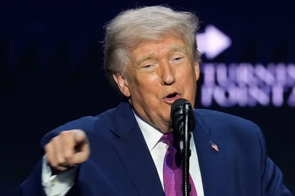 Tổng thống Trump ra lệnh công bố hồ sơ UFO