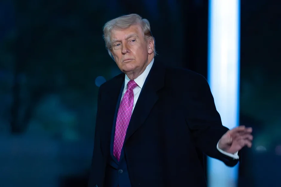Tổng thống Trump sẵn sàng chấm dứt chiến tranh Iran dù chưa mở lại eo biển Hormuz Tổng thống Trump sẵn sàng chấm dứt chiến tranh Iran dù chưa mở lại eo biển Hormuz