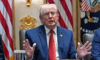 Tổng thống Trump tiếp tục hoãn kế hoạch tấn công nhà máy điện Iran