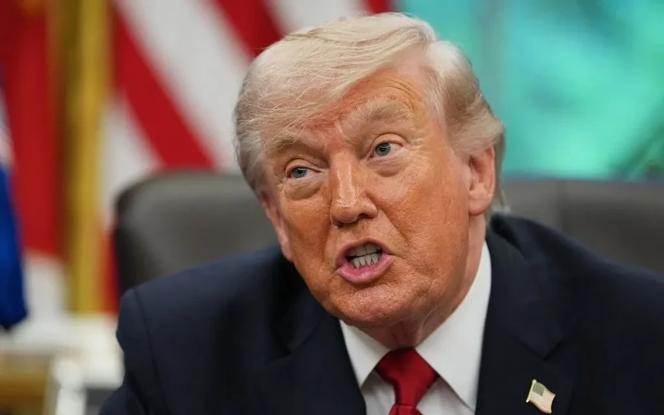 Tổng thống Trump tuyên bố duy trì lệnh phong tỏa hàng hải đối với Iran Tổng thống Trump tuyên bố duy trì lệnh phong tỏa hàng hải đối với Iran