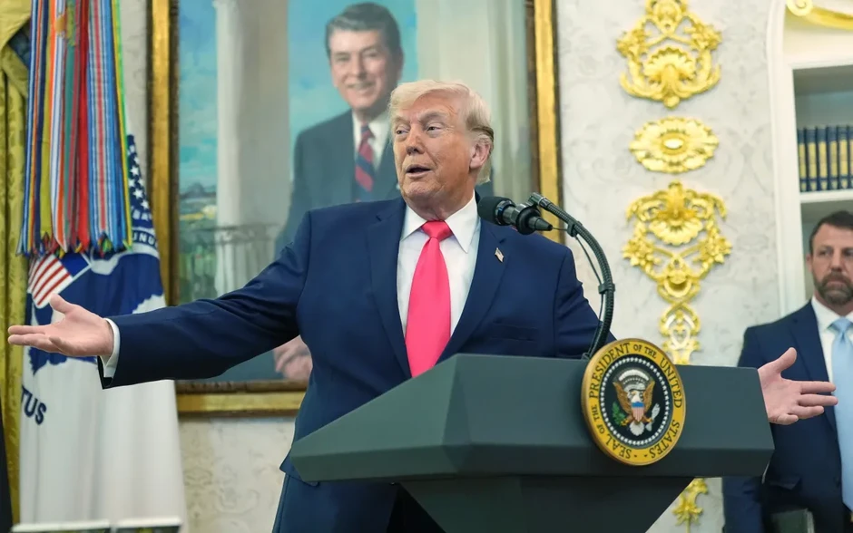 Tổng thống Trump tuyên bố Iran đồng ý không làm giàu uranium sau đề xuất ngừng bắn Tổng thống Trump tuyên bố Iran đồng ý không làm giàu uranium sau đề xuất ngừng bắn