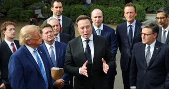 Tổng thống Trump và loạt CEO công nghệ ký cam kết tự nguyện kiểm soát AI