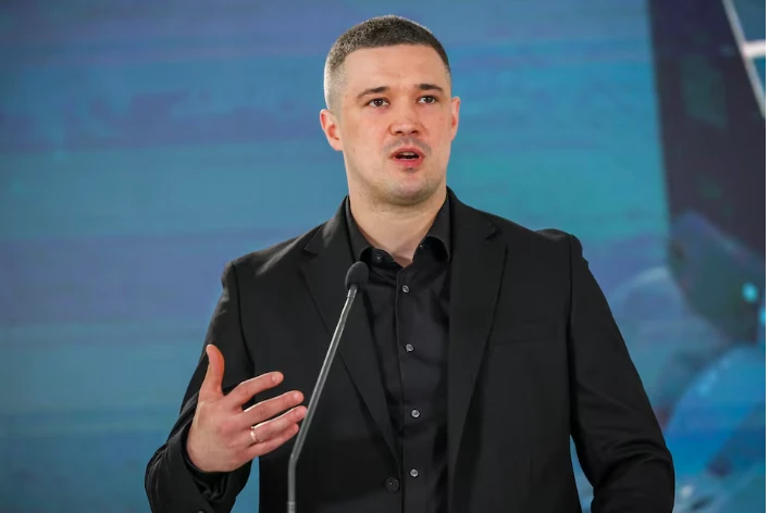 Tổng thống Ukraine chọn thủ tướng mới, sắp thay bộ trưởng quốc phòng Tổng thống Ukraine chọn thủ tướng mới, sắp thay bộ trưởng quốc phòng
