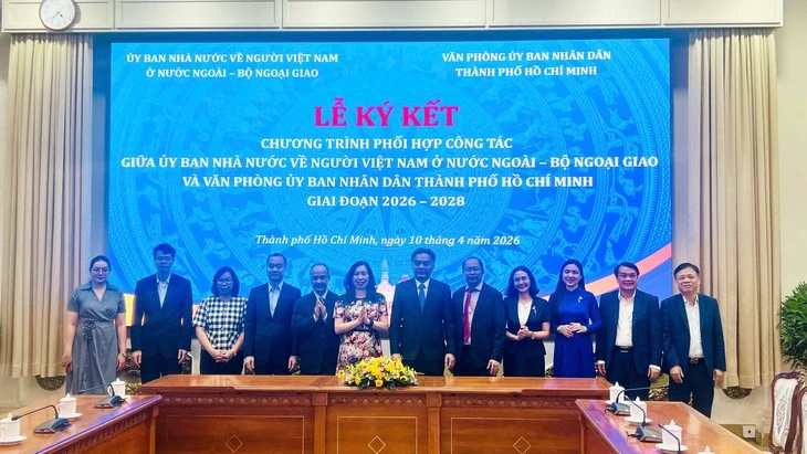 TP.HCM ký văn kiện quan trọng về người Việt Nam ở nước ngoài TP.HCM ký văn kiện quan trọng về người Việt Nam ở nước ngoài