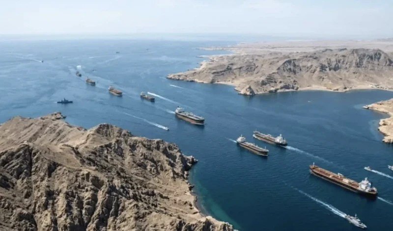 Tranh cãi kịch bản Iran – Oman thu phí qua Hormuz trong hai tuần ngừng bắn Tranh cãi kịch bản Iran – Oman thu phí qua Hormuz trong hai tuần ngừng bắn