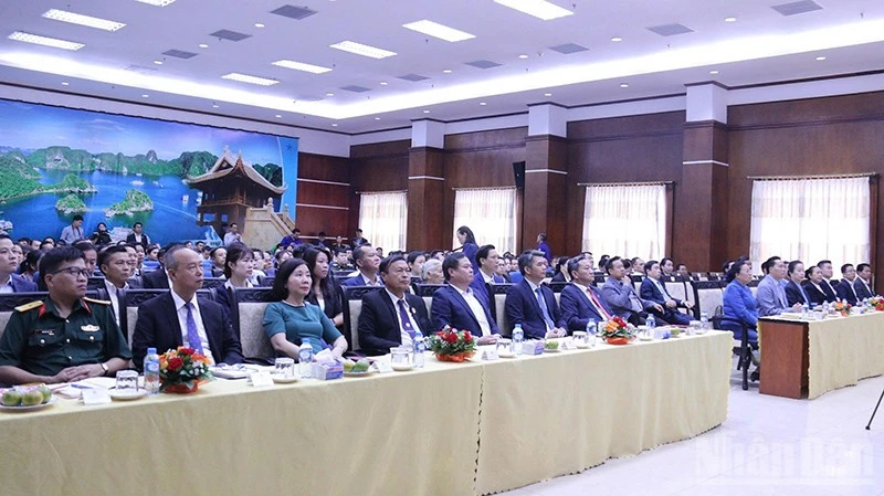 Triển lãm số kỷ niệm 136 năm Ngày sinh Chủ tịch Hồ Chí Minh tại Lào Triển lãm số kỷ niệm 136 năm Ngày sinh Chủ tịch Hồ Chí Minh tại Lào