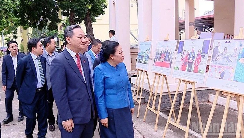Triển lãm số kỷ niệm 136 năm Ngày sinh Chủ tịch Hồ Chí Minh tại Lào Triển lãm số kỷ niệm 136 năm Ngày sinh Chủ tịch Hồ Chí Minh tại Lào