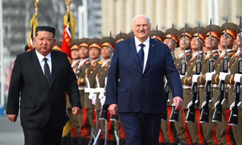 Triều Tiên bắn 21 loạt đại bác đón Tổng thống Belarus