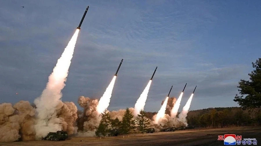 Triều Tiên cung cấp tên lửa Hwasong-11C cho Nga: Bước ngoặt của xung đột Ukraine? Triều Tiên cung cấp tên lửa Hwasong-11C cho Nga: Bước ngoặt của xung đột Ukraine?
