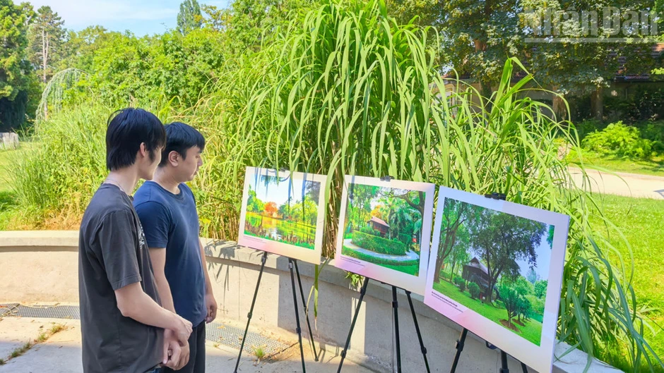 Trưng bày tại Pháp tư liệu, hình ảnh về cuộc đời và sự nghiệp của Chủ tịch Hồ Chí Minh Trưng bày tại Pháp tư liệu, hình ảnh về cuộc đời và sự nghiệp của Chủ tịch Hồ Chí Minh