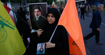 Trung Đông sáng 2-5: Vệ binh Iran kiểm soát Hormuz theo cách mới; Lãnh tụ Iran nêu thông điệp