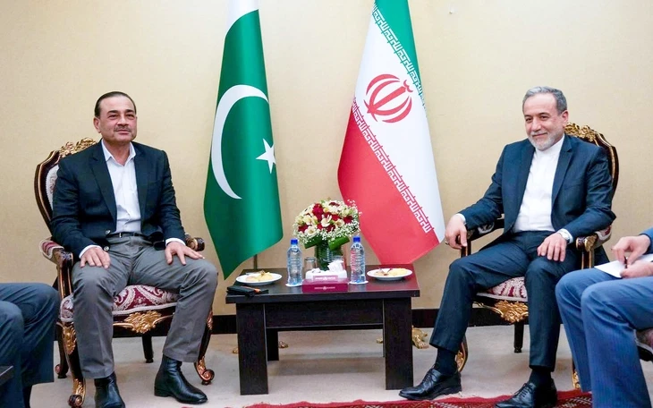 Trung Đông tối 17-4: Ba tàu Iran chở 5 triệu thùng dầu rời eo biển Hormuz Trung Đông tối 17-4: Ba tàu Iran chở 5 triệu thùng dầu rời eo biển Hormuz
