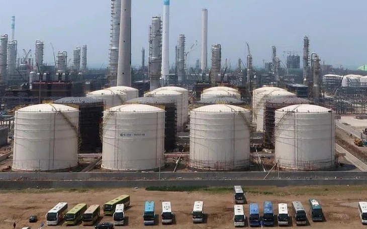 Trừng phạt công ty Trung Quốc vì dầu Iran, Mỹ - Trung thêm căng thẳng trước thềm thượng đỉnh Trừng phạt công ty Trung Quốc vì dầu Iran, Mỹ - Trung thêm căng thẳng trước thềm thượng đỉnh