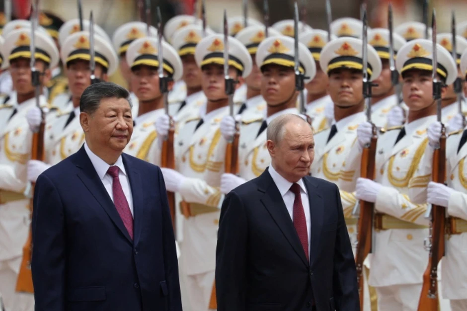 Trung Quốc bắn 21 loạt đại bác chào đón ông Putin Trung Quốc bắn 21 loạt đại bác chào đón ông Putin