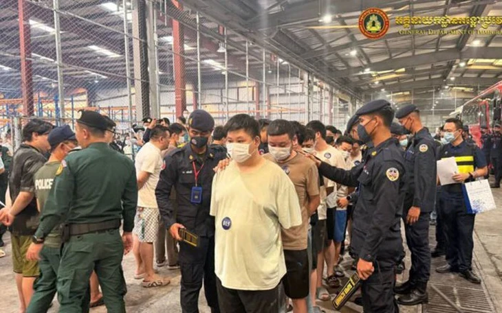 Trung Quốc dẫn độ thành viên chủ chốt trong băng nhóm tội phạm của Trần Chí về nước Trung Quốc dẫn độ thành viên chủ chốt trong băng nhóm tội phạm của Trần Chí về nước