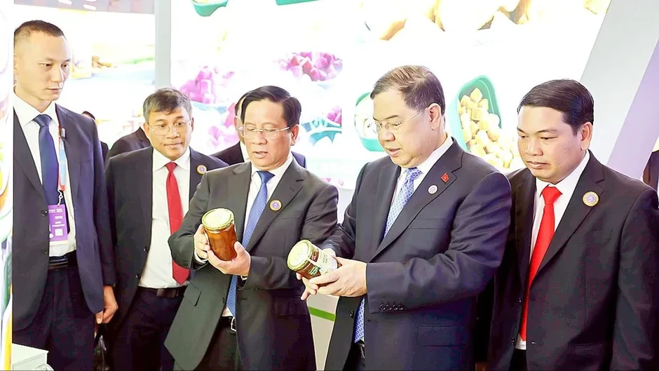 Trung Quốc tăng tốc kết nối thương mại với ASEAN Trung Quốc tăng tốc kết nối thương mại với ASEAN