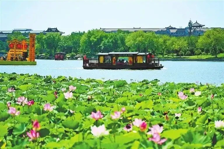 Trung Quốc thúc đẩy nghỉ phép hưởng lương kích cầu tiêu dùng Trung Quốc thúc đẩy nghỉ phép hưởng lương kích cầu tiêu dùng