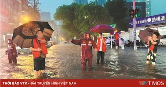 Trung Quốc ứng phó mưa lớn và lũ lụt