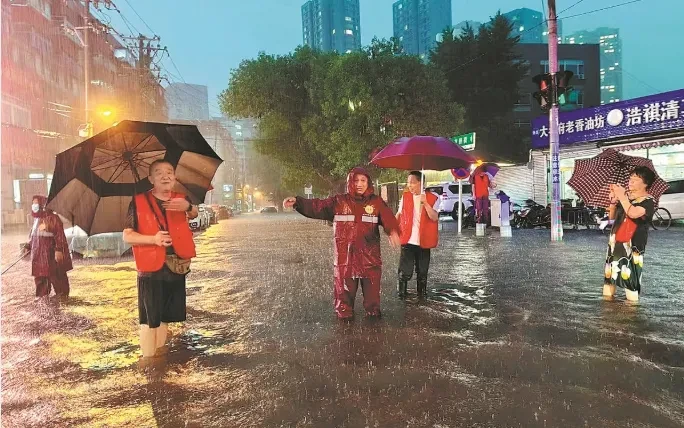 Trung Quốc ứng phó mưa lớn và lũ lụt Trung Quốc ứng phó mưa lớn và lũ lụt