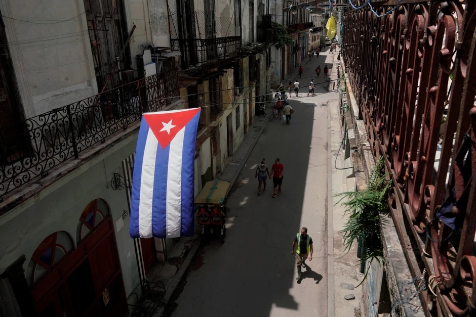 Trung Quốc yêu cầu Mỹ ngay lập tức dỡ bỏ phong tỏa, cấm vận Cuba Trung Quốc yêu cầu Mỹ ngay lập tức dỡ bỏ phong tỏa, cấm vận Cuba