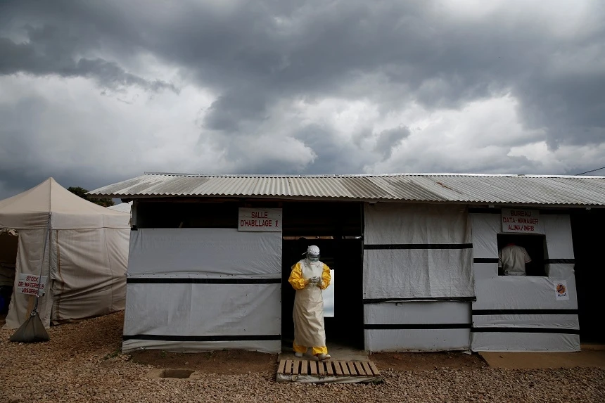 Trung Quốc yêu cầu người đến từ vùng dịch Ebola tự theo dõi sức khỏe 21 ngày Trung Quốc yêu cầu người đến từ vùng dịch Ebola tự theo dõi sức khỏe 21 ngày