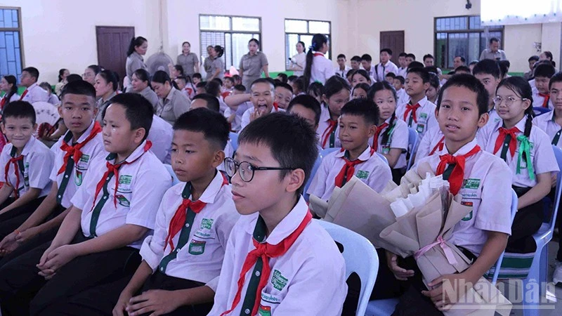 Trường song ngữ Lào-Việt Nam Nguyễn Du bế giảng năm học 2025-2026 Trường song ngữ Lào-Việt Nam Nguyễn Du bế giảng năm học 2025-2026