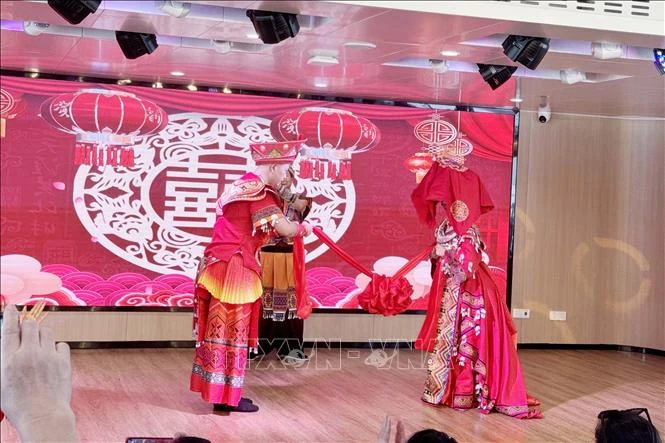 Truyền hình Trung Quốc bóc trần vụ gián điệp đội lốt thợ chụp ảnh cưới Truyền hình Trung Quốc bóc trần vụ gián điệp đội lốt thợ chụp ảnh cưới