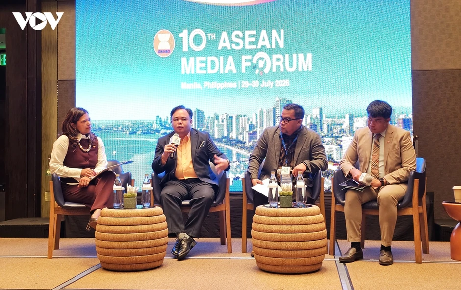 Truyền thông ASEAN trước thử thách kép của AI và tin giả Truyền thông ASEAN trước thử thách kép của AI và tin giả