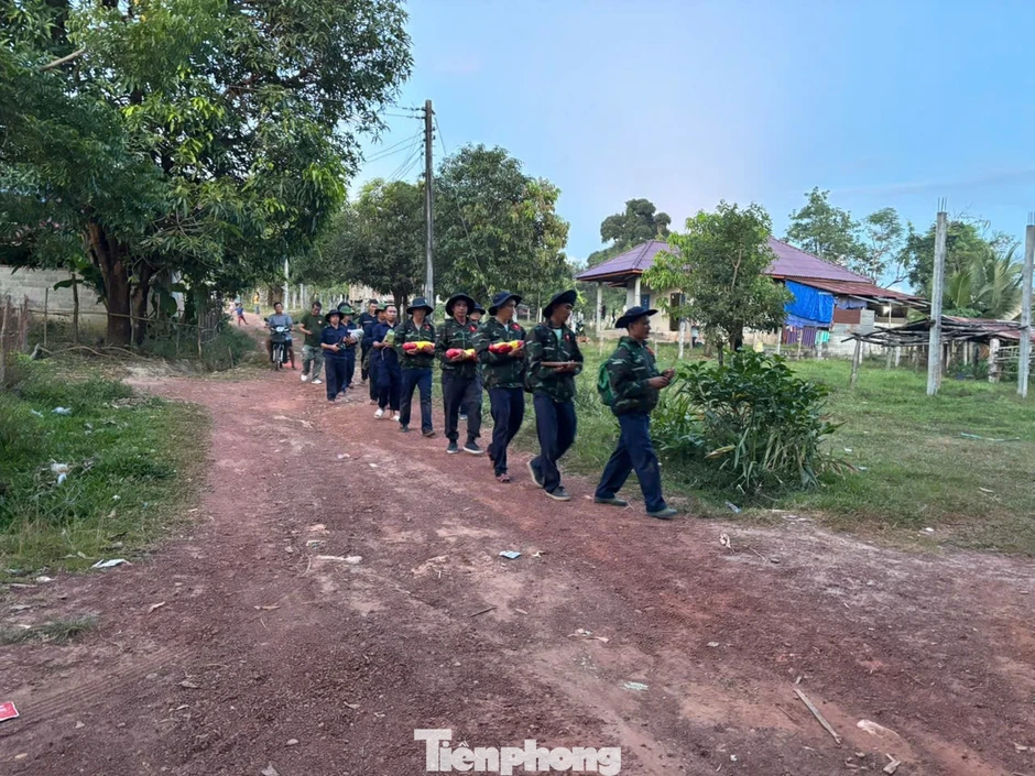 Từ tấm bia mộ khắc chữ ở Lào, hé lộ thông tin liệt sĩ quê Hà Tĩnh Từ tấm bia mộ khắc chữ ở Lào, hé lộ thông tin liệt sĩ quê Hà Tĩnh