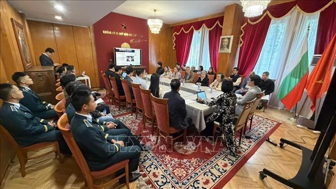 Tuổi trẻ Việt Nam tại Bulgaria gìn giữ bản sắc dân tộc, hướng tới tương lai Tuổi trẻ Việt Nam tại Bulgaria gìn giữ bản sắc dân tộc, hướng tới tương lai