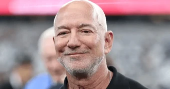 Tỷ phú Jeff Bezos: AI sẽ tạo ra kỷ nguyên các gia đình chỉ cần 1 người đi làm