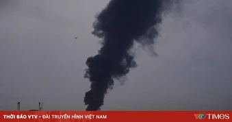 UAE đóng không phận sau loạt vụ tấn công bằng tên lửa và UAV