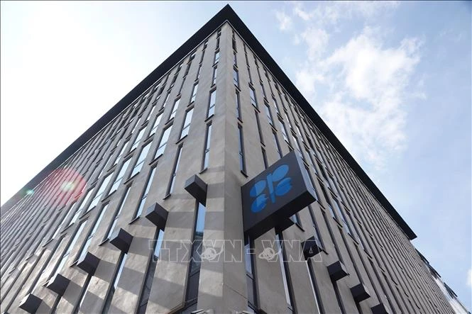 UAE rời OPEC: Bước đi chiến lược hay dấu hiệu rạn nứt trong trật tự dầu mỏ? UAE rời OPEC: Bước đi chiến lược hay dấu hiệu rạn nứt trong trật tự dầu mỏ?