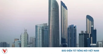 UAE tuyên bố đánh chặn 19 tên lửa và máy bay không người lái Iran