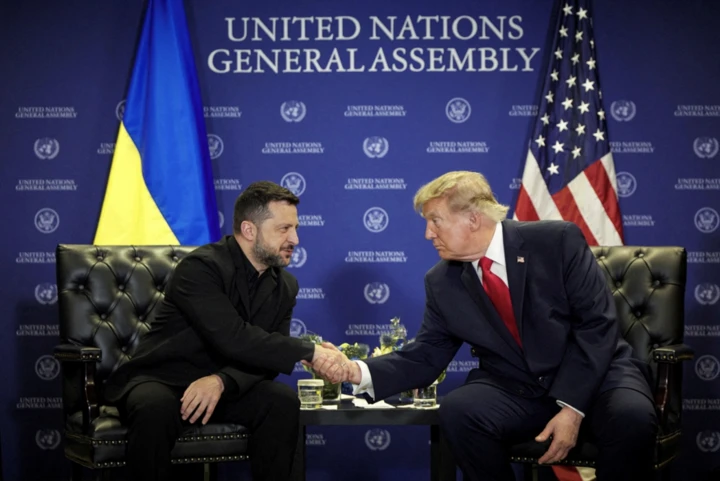 Ukraine bác tin ông Trump đề nghị ông Zelensky tới Moskva gặp ông Putin Ukraine bác tin ông Trump đề nghị ông Zelensky tới Moskva gặp ông Putin
