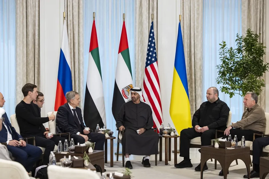 Ukraine để ngỏ khả năng đàm phán 3 bên vào tuần tới Ukraine để ngỏ khả năng đàm phán 3 bên vào tuần tới