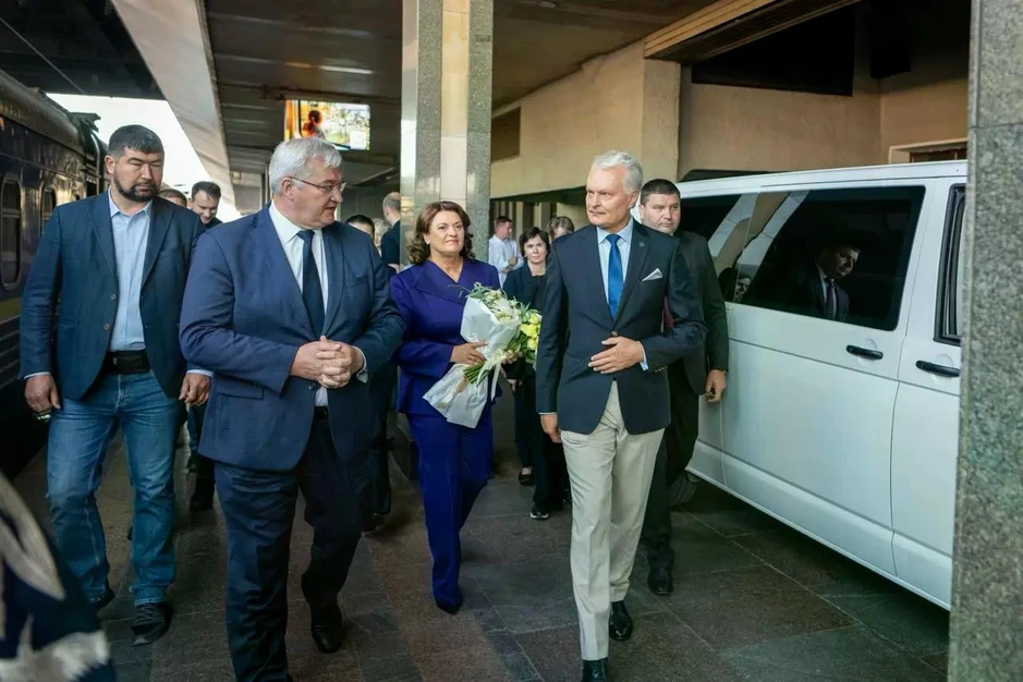 Ukraine dồn dập đón lãnh đạo châu Âu, gửi tín hiệu đến Nga trong ngày quốc khánh Ukraine dồn dập đón lãnh đạo châu Âu, gửi tín hiệu đến Nga trong ngày quốc khánh