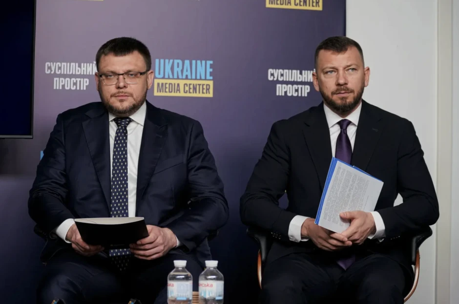Ukraine khám xét nơi làm việc của Phó Chánh Văn phòng Tổng thống trong điều tra tham nhũng Ukraine khám xét nơi làm việc của Phó Chánh Văn phòng Tổng thống trong điều tra tham nhũng
