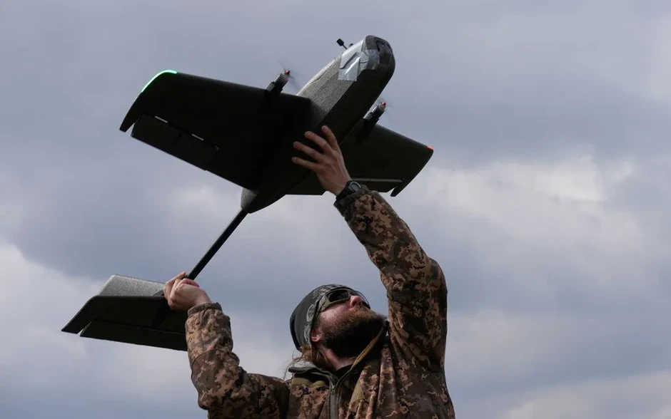 Ukraine không kích lớn nhất vào Nga với hàng trăm UAV Ukraine không kích lớn nhất vào Nga với hàng trăm UAV