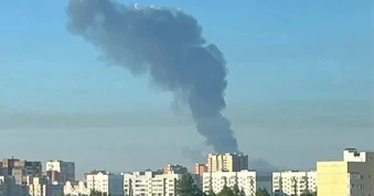 Ukraine liên tiếp khai hỏa, nhà máy lọc dầu hàng đầu của Nga bốc cháy