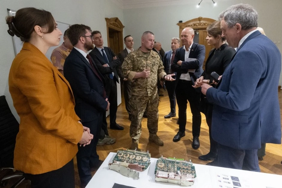 Ukraine nói tên lửa Oreshnik của Nga chứa linh kiện ‘xuất xứ từ Belarus’ Ukraine nói tên lửa Oreshnik của Nga chứa linh kiện ‘xuất xứ từ Belarus’